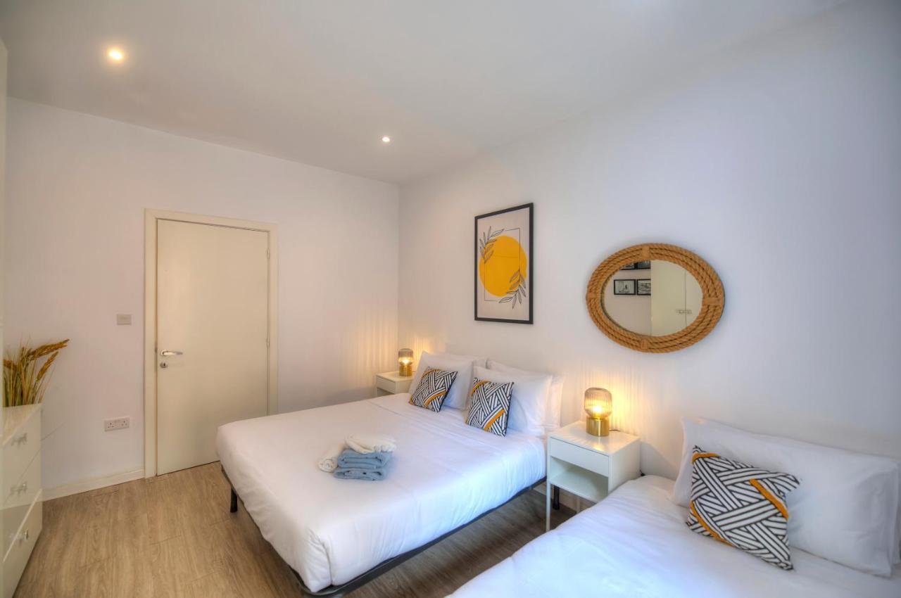 Spacious 4 Bedrooms With Sea View Balcony Goslm-3 슬리에마 외부 사진